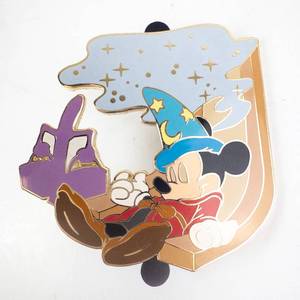 lot 129 image: RARE Mickey Mouse Wizard Hat Sleeping Dreaming Pin - Disney Auctions Exclusive, Limited Edition 500