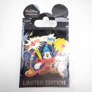 lot 140 image: Mickey Mouse Pin - Walt Disney Imagineering Limited Edition Fourth of July