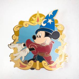 lot 142 image: Mickey Mouse Wizard Figure - Disney Auctions Exclusive Limited Edition 1000