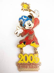 lot 239 image: Mickey Sorcerer Pin & Charm - Watch The Magic California Adventure 2005