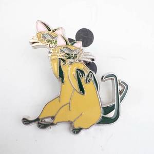 lot 273 image: Enamel Pin Cat Duo
