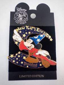 lot 16 image: Limited Edition Disney Mickey Mouse  - NEW YEARS EVE 2004 Disneyland Resort