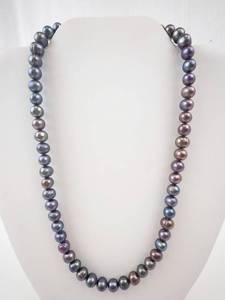 lot 231 image: Freshwater Pearl Necklace - Multicolor Iridescent Lavender Blue Tones