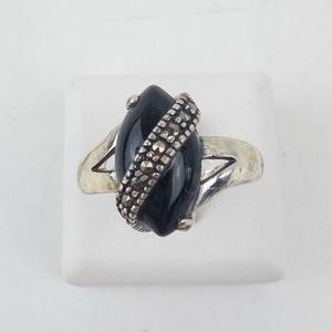 lot 21 image: Onyx & Marcasite Setting Ring - Size 7.75-8