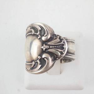 lot 39 image: Sterling Heritage Spoon Ring - Size 5.5
