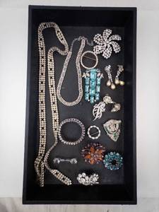 lot 70 image: Rhinestone Vintage Jewelry Collection - Necklaces, Bracelets, Earrings, Brooches