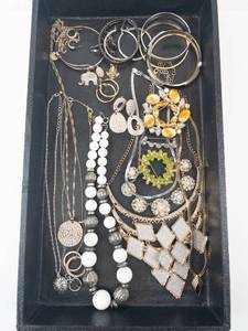 lot 90 image: Costume Jewelry Lot - Mixed Necklaces, Bracelets & Earrings