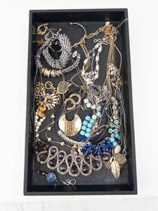 lot 119 image: Assorted Costume Jewelry Lot - Necklaces, Bracelets & Earrings With Turquoise Beads