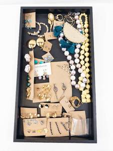 lot 133 image: Croft & Barrow Jewelry Assortment - Earrings, Necklaces, Bracelets & Rings