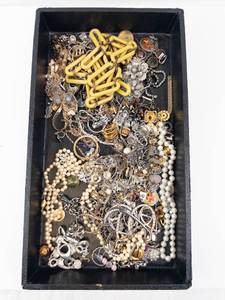 lot 135 image: Assorted Costume Jewelry Lot - Pearls, Chains, Rings, Earrings, Brooches
