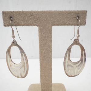 lot 146 image: Teardrop Earrings - Mexican Sterling Silver 925 Openwork Pattern
