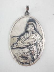 lot 165 image: Anson Pewter Oval Pendant - Bas-Relief Figure