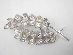 lot 174 image: Silver-Tone Crystal Leaf Brooch with Marquise-Cut Rhinestones - Formal Wear Accessory