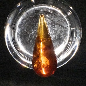 lot 54 image: Amber Teardrop Cut Gemstone - 60 ct