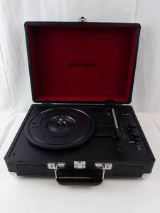 Crosley Portable Turntable in Black Case with Red Interior (needs power cable, untested)