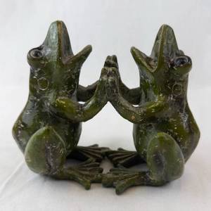 Pair of Green Frog Figurines - Handshake Pose Resin Decor