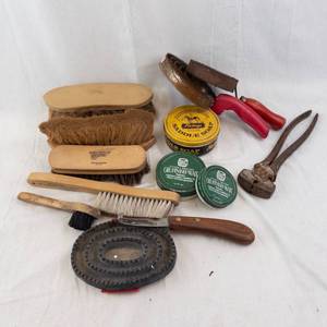 Used Horse Grooming Tools