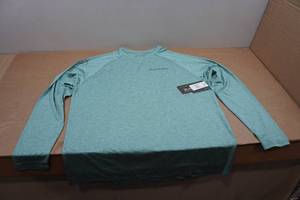lot 29 image: Blackfish Swift UPFCooling Long Sleeve - Large
