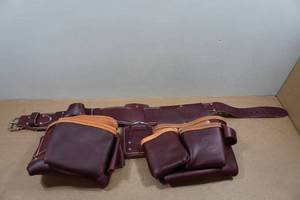 lot 52 image: Occidental Leather Framing Set Tool Belt - Medium