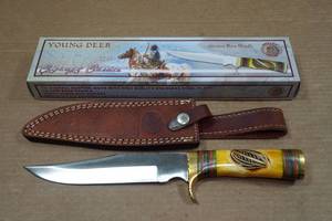 lot 73 image: Chipaway Cutlery Young Deer Hunting Knife