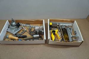 lot 102 image: Assorted Tools - End Mill, Machinist Blocks, Tool Holder Base