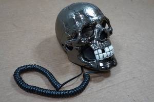 lot 176 image: Skull Telephone from 1990s