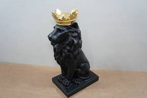 lot 177 image: King of the Jungle Resin Statue
