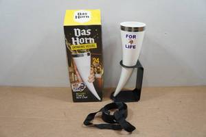 lot 178 image: Das Horn Drinking Vessel MN Vikings