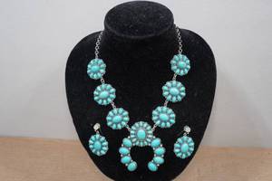 lot 182 image: Squash Blossum Turquoise Necklace and Earrings