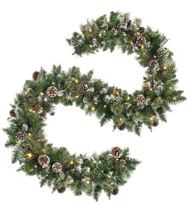 lot 5 image: 9 Prelit Christmas Garland