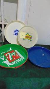 lot 32 image: 4-Vintage Trays, Troppers,2-PBR, 7up