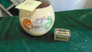 lot 84 image: M&M Cookie Jar and Vintage Captain Kidd Bank