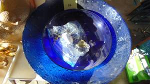 lot 116 image: 2 Large Glass Blue Bowls and 4 Large Glass Knobs