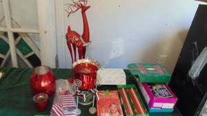 lot 134 image: Misc Christmas and Candles