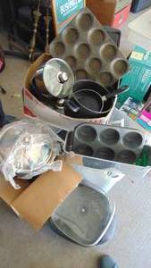 lot 164 image: Chaffing Dish, Electric Fry Pan and Kettles, Pots, Pans