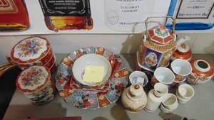 lot 189 image: Selection of Oriental Pcs