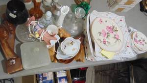 lot 190 image: Various Decor Items