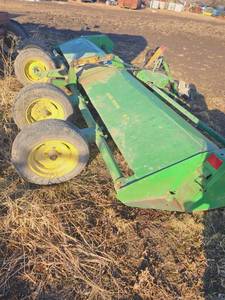 lot 17 image: JD 27 Stalk Chopper