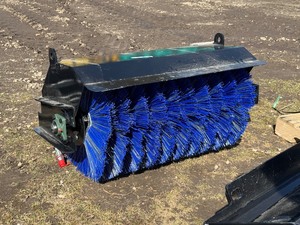 lot 6013X image: SDLANCH Mini Skid Steer 37 Inch Angle Sweeper Brush