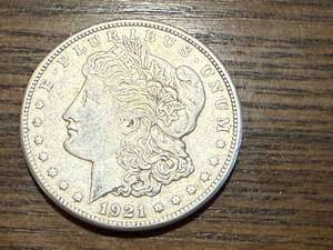 lot 7 image: 1921 S Morgan Dollar