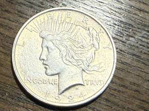 lot 8 image: 1924 Peace Dollar