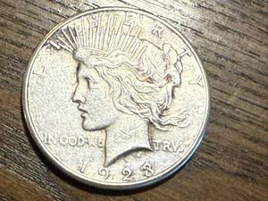 lot 9 image: 1923 S Peace Dollar
