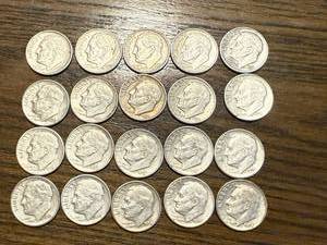 lot 29 image: 20 Silver Roosevelt Dimes