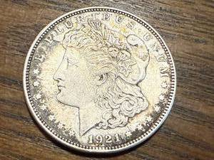 lot 33 image: 1921 Morgan Dollar