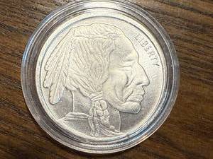 lot 49 image: 1 oz Silver Buffalo Round