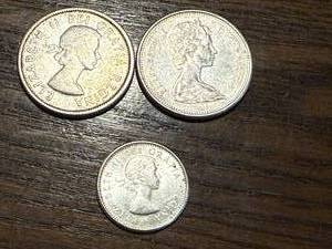 lot 55 image: 2 Silver Canadian Quarters & 1 Silver Canadian Dime