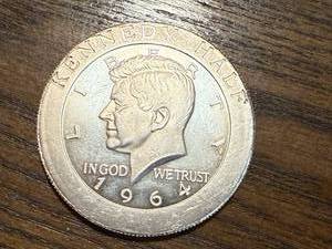 lot 58 image: 1 oz Silver Round