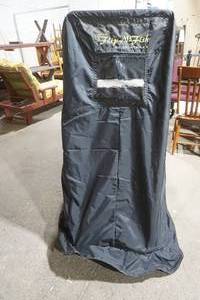 lot 6 image: Portable One-Man Fish House