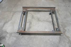 lot 22 image: Metal Dolly with Caster Wheels. 34x28
