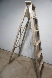 lot 27 image: Vintage Wooden Ladder 6 tall